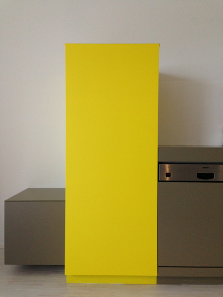カスタマイズしたMieleの真っ黄色な冷蔵庫