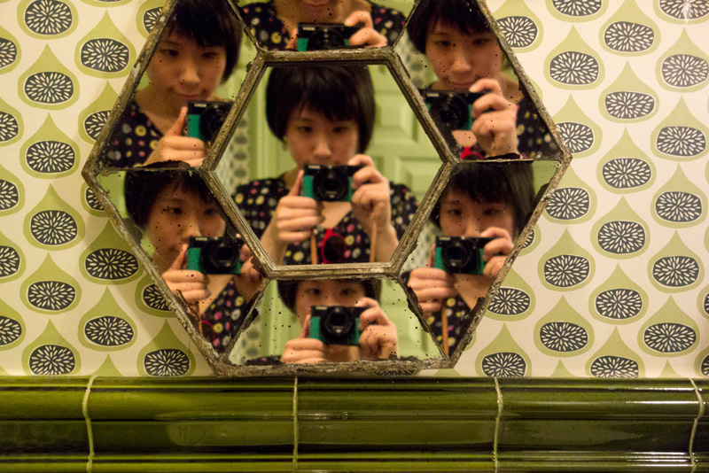 バルセロナ旅行記６：六角形の万華鏡みたいな鏡