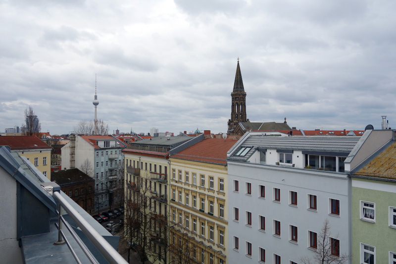 ベルリンで部屋探し４（テレビ塔の見える部屋）：ミッテ Wolliner Straße 2・メゾネット部屋・ツィオン教会とテレビ塔
