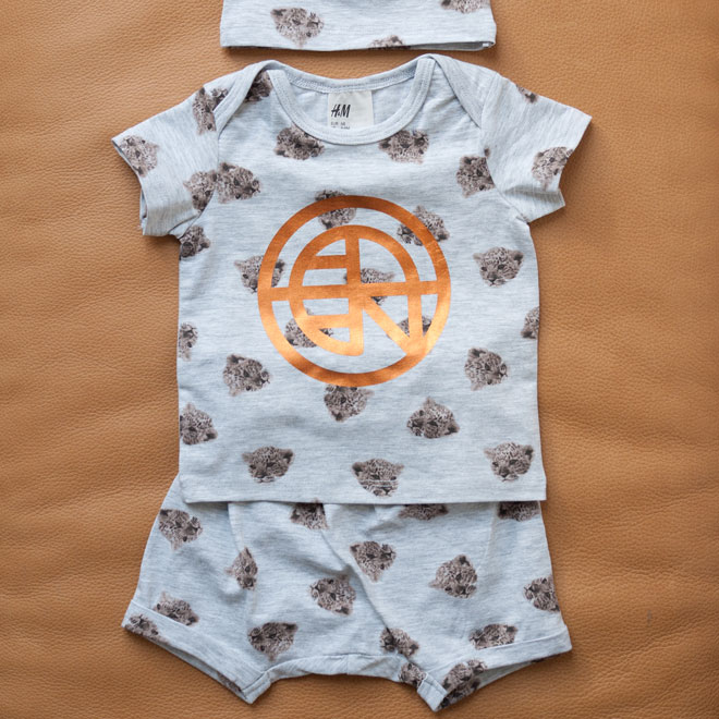 Custom Baby Clothes: Baby three piece (H&M) with Iron-On Vinyl・ロゴをアイロンプリントしたエイチアンドエムの３点セット